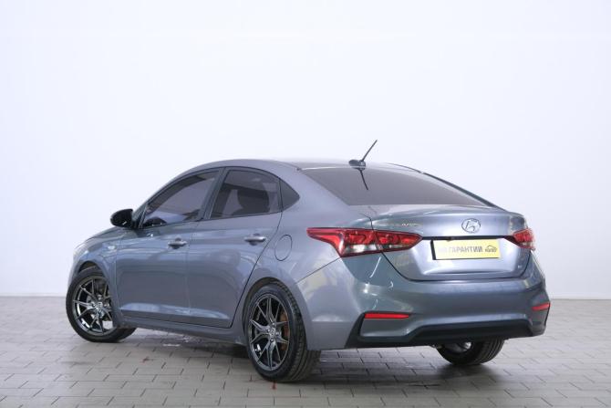 Hyundai Solaris II с пробегом 2019 года, цена 1 299 000 рублей, 200000 км, седан, Автокод Объявления