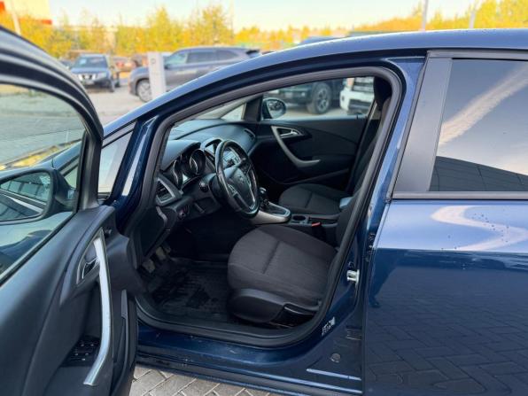 Opel Astra J с пробегом 2011 года, цена 595 000 рублей, 234022 км, хэтчбек, Автокод Объявления