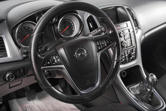 Opel Astra J с пробегом 2011 года, цена 729 000 рублей, 261228 км, универсал, Автокод Объявления