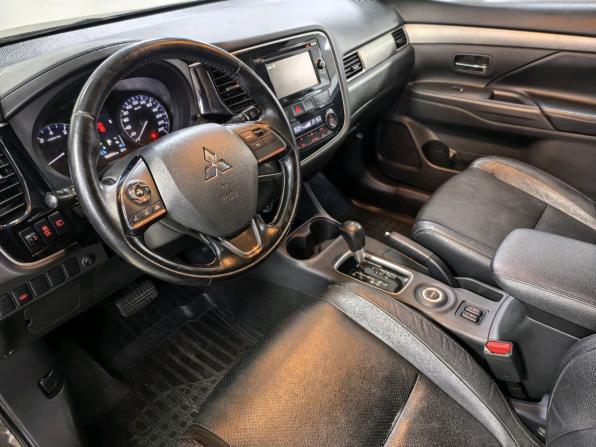 Mitsubishi Outlander III Рестайлинг 2 с пробегом 2015 года, цена 1 620 000 рублей, 188300 км, внедорожник, Автокод Объявления