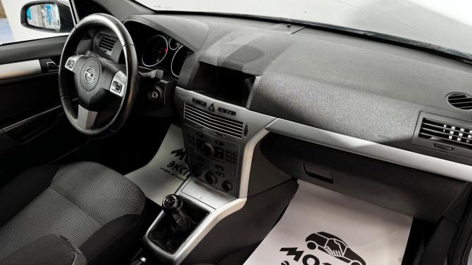 Opel Astra H Рестайлинг с пробегом 2009 года, цена 505 000 рублей, 188529 км, седан, Автокод Объявления