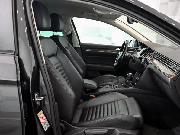 Volkswagen Passat B8 с пробегом 2019 года, цена 1 990 000 рублей, 160907 км, седан, Автокод Объявления