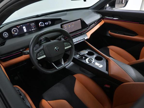 Changan UNI-V I с пробегом 2023 года, цена 2 280 000 рублей, 26000 км, лифтбек, Автокод Объявления