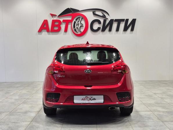 Kia Ceed II Рестайлинг с пробегом 2018 года, цена 1 230 000 рублей, 180000 км, хэтчбек, Автокод Объявления