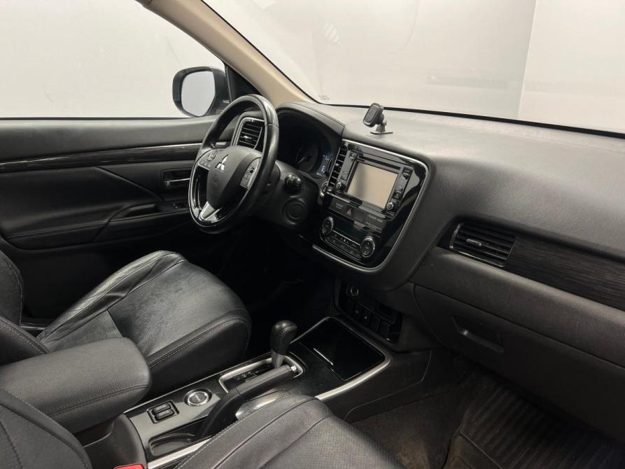 Mitsubishi Outlander III Рестайлинг 2 Санкт-Петербург  - изображение 7