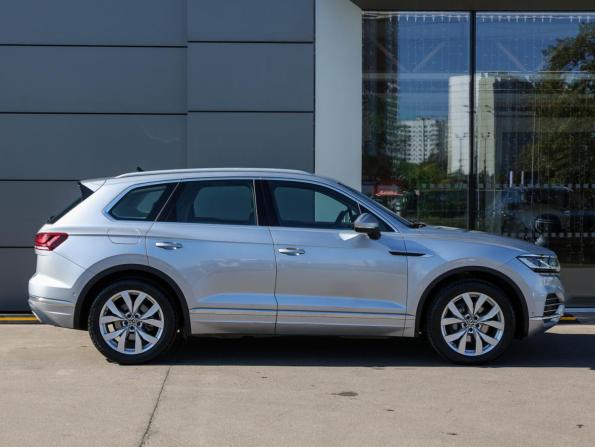 Volkswagen Touareg III с пробегом 2022 года, цена 7 298 000 рублей, 28122 км, внедорожник, Автокод Объявления