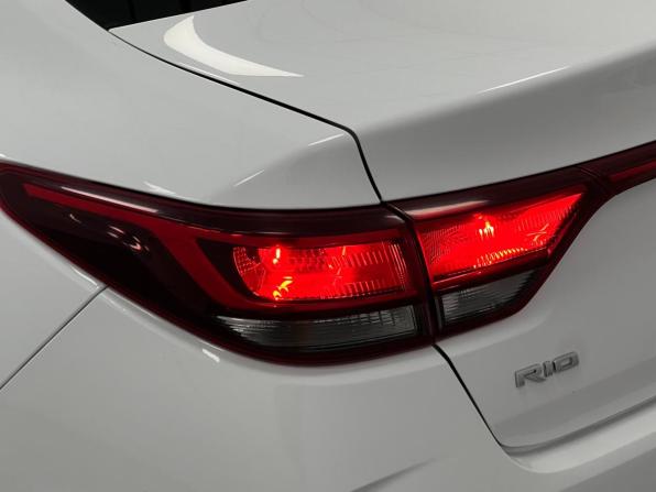 Kia Rio IV Рестайлинг с пробегом 2021 года, цена 1 230 000 рублей, 160988 км, седан, Автокод Объявления