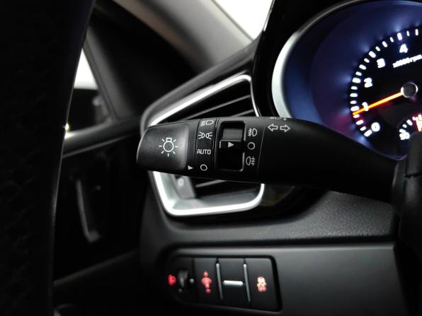 Kia Ceed III с пробегом 2019 года, цена 1 799 000 рублей, 52000 км, универсал, Автокод Объявления