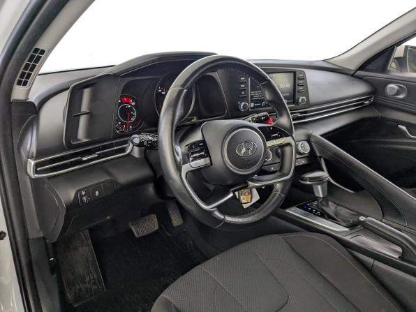 Hyundai Elantra VII (CN7) с пробегом 2022 года, цена 2 050 000 рублей, 69901 км, седан, Автокод Объявления