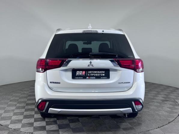 Mitsubishi Outlander III Рестайлинг 2 с пробегом 2018 года, цена 1 980 000 рублей, 120084 км, внедорожник, Автокод Объявления