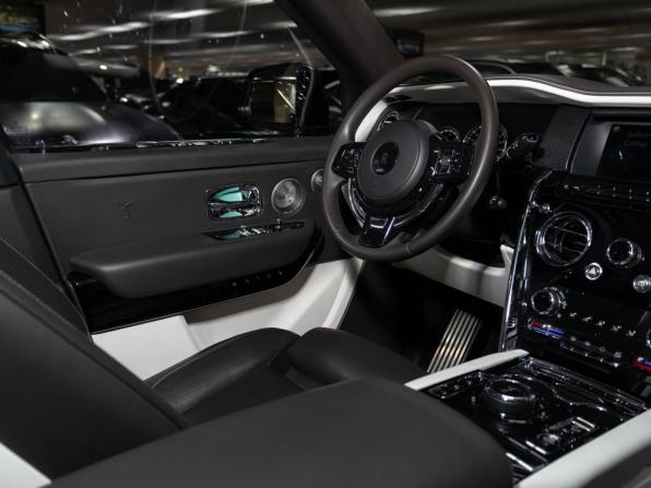 Rolls-Royce Cullinan I с пробегом 2021 года, цена 39 700 000 рублей, 28448 км, внедорожник, Автокод Объявления