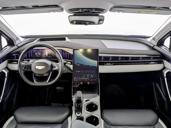 Geely Atlas II с пробегом 2024 года, цена 2 770 000 рублей, 69150 км, внедорожник, Автокод Объявления