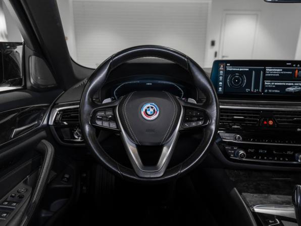 BMW 5 серии VII (G30/G31/G38) Рестайлинг с пробегом 2021 года, цена 4 500 000 рублей, 99701 км, седан, Автокод Объявления