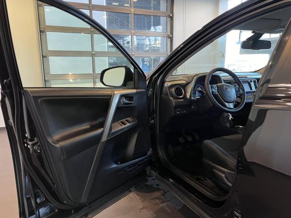 Toyota RAV4 IV (XA40) с пробегом 2015 года, цена 1 900 000 рублей, 240886 км, внедорожник, Автокод Объявления