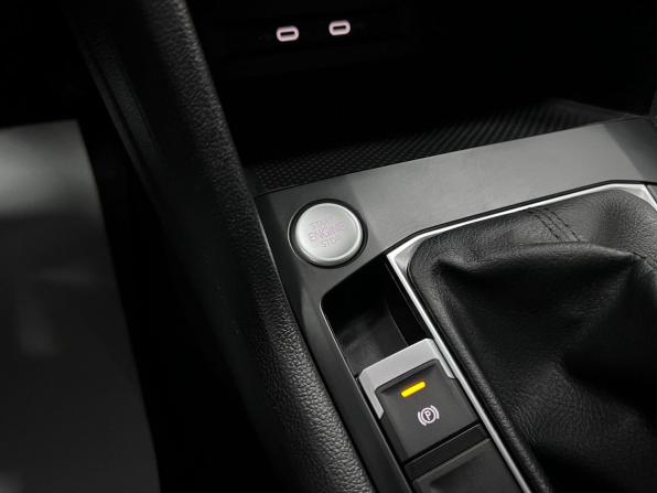 Volkswagen Taos I с пробегом 2022 года, цена 2 345 000 рублей, 67281 км, внедорожник, Автокод Объявления
