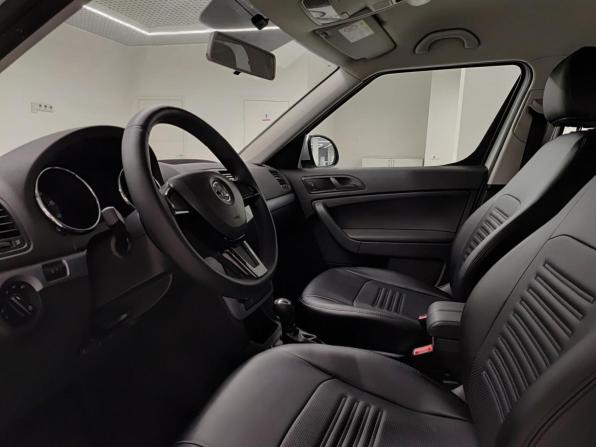 Skoda Yeti I Рестайлинг с пробегом 2015 года, цена 1 259 000 рублей, 156926 км, внедорожник, Автокод Объявления