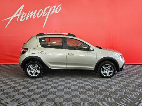 Renault Sandero II Рестайлинг с пробегом 2018 года, цена 1 139 000 рублей, 64283 км, хэтчбек, Автокод Объявления
