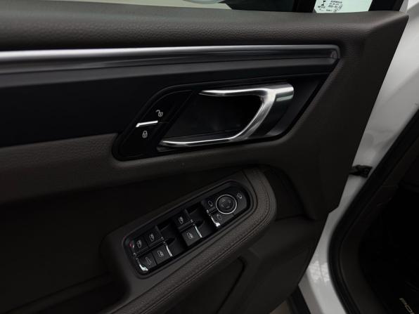 Porsche Macan I с пробегом 2018 года, цена 3 849 000 рублей, 121026 км, внедорожник, Автокод Объявления