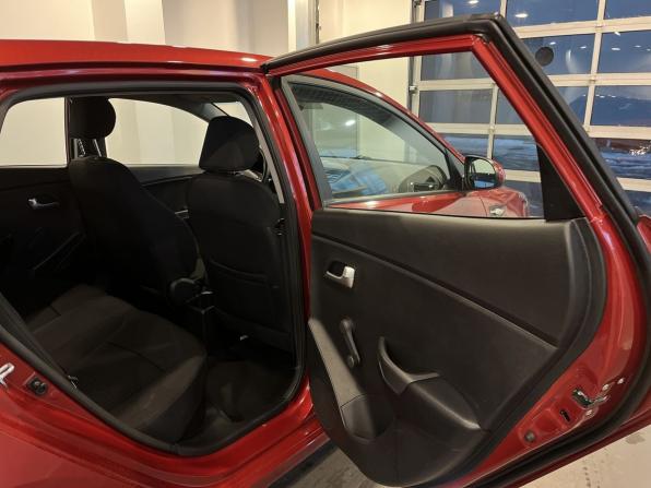Kia Rio III Рестайлинг с пробегом 2017 года, цена 1 378 000 рублей, 41390 км, хэтчбек, Автокод Объявления
