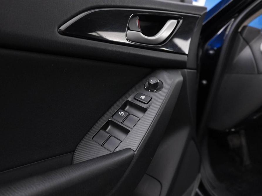 Mazda 3 III (BM) Москва  - изображение 16