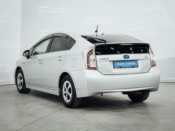Toyota Prius III Рестайлинг (XW30) с пробегом 2014 года, цена 1 210 000 рублей, 199625 км, лифтбек, Автокод Объявления