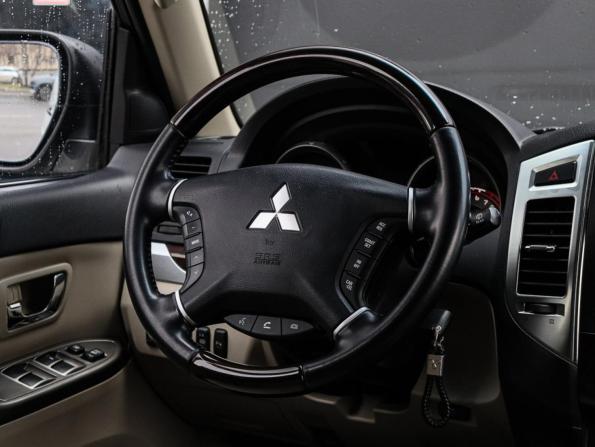 Mitsubishi Pajero IV Рестайлинг 2 с пробегом 2019 года, цена 3 170 000 рублей, 91217 км, внедорожник, Автокод Объявления