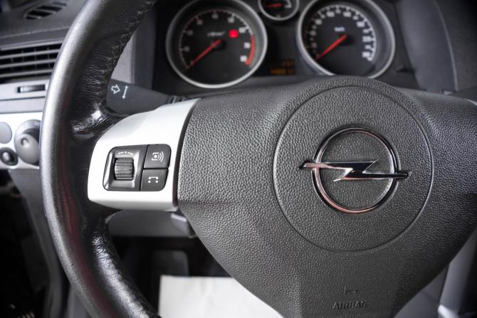 Opel Astra H Рестайлинг с пробегом 2012 года, цена 699 000 рублей, 148800 км, хэтчбек, Автокод Объявления