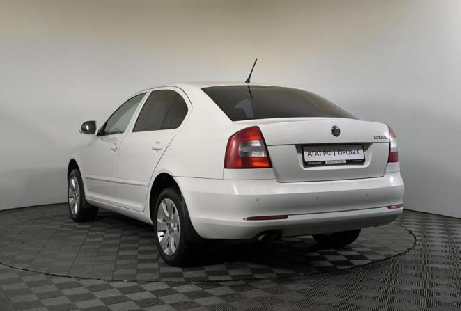 Skoda Octavia II (A5) Рестайлинг с пробегом 2013 года, цена 950 000 рублей, 346061 км, лифтбек, Автокод Объявления