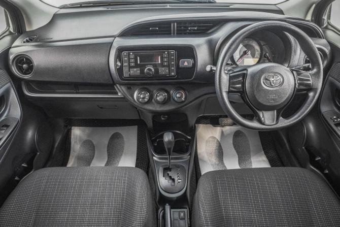 Toyota Vitz III (XP130) Рестайлинг 2 с пробегом 2017 года, цена 929 000 рублей, 78000 км, хэтчбек, Автокод Объявления