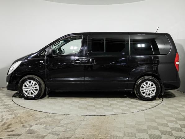 Hyundai H-1 II Рестайлинг с пробегом 2017 года, цена 2 250 000 рублей, 222600 км, минивэн, Автокод Объявления