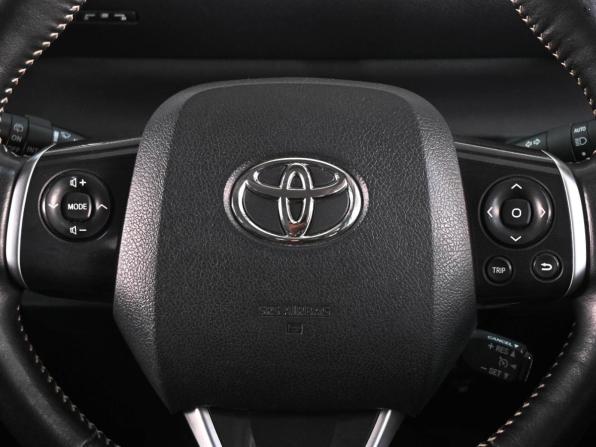 Toyota Sienta II Рестайлинг с пробегом 2020 года, цена 2 079 000 рублей, 72484 км, компактвэн, Автокод Объявления