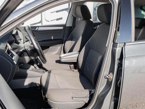 Skoda Rapid II с пробегом 2022 года, цена 1 919 000 рублей, 67337 км, лифтбек, Автокод Объявления