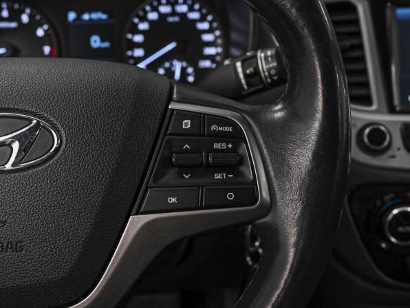 Hyundai Solaris II с пробегом 2019 года, цена 1 325 000 рублей, 115243 км, седан, Автокод Объявления
