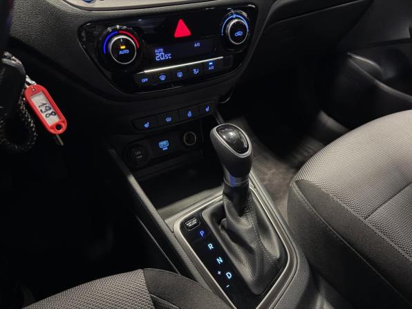 Hyundai Solaris II с пробегом 2019 года, цена 1 239 000 рублей, 102686 км, седан, Автокод Объявления