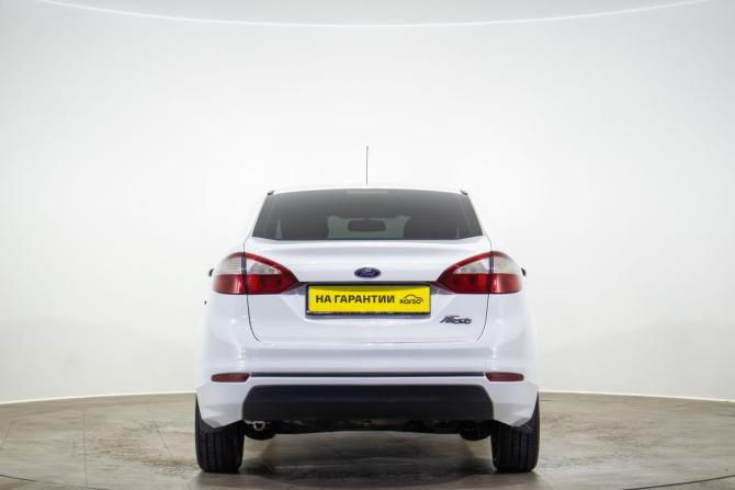 Ford Fiesta Mk6 Рестайлинг с пробегом 2015 года, цена 899 000 рублей, 154100 км, седан, Автокод Объявления