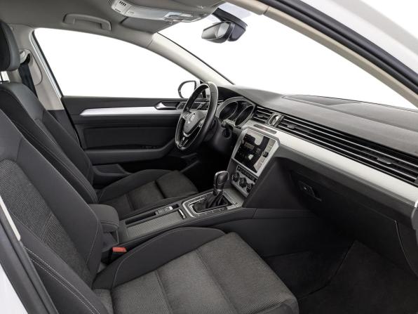 Volkswagen Passat B8 с пробегом 2018 года, цена 1 595 000 рублей, 248900 км, седан, Автокод Объявления
