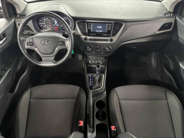 Hyundai Solaris II с пробегом 2017 года, цена 1 349 000 рублей, 82000 км, седан, Автокод Объявления