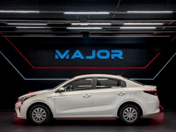 Kia Rio IV Рестайлинг с пробегом 2021 года, цена 1 390 000 рублей, 97751 км, седан, Автокод Объявления