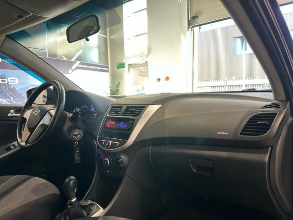 Hyundai Solaris I с пробегом 2012 года, цена 770 000 рублей, 63235 км, седан, Автокод Объявления