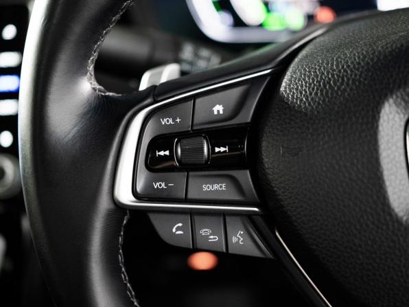 Honda Insight III с пробегом 2019 года, цена 2 000 000 рублей, 87728 км, седан, Автокод Объявления