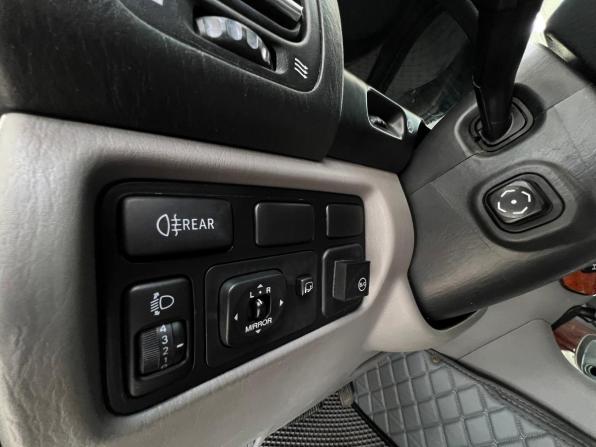 Toyota Land Cruiser 100 Series Рестайлинг 2 с пробегом 2006 года, цена 2 650 000 рублей, 300672 км, внедорожник, Автокод Объявления