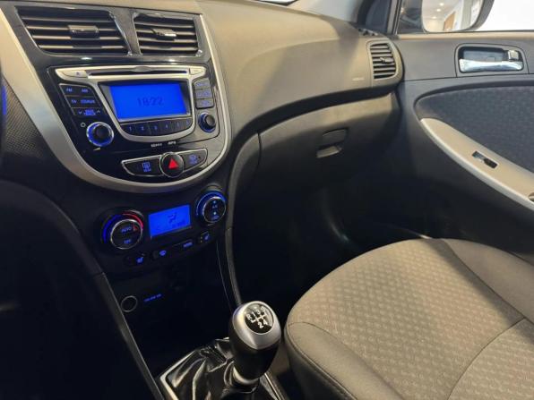 Hyundai Solaris I с пробегом 2011 года, цена 630 000 рублей, 200638 км, хэтчбек, Автокод Объявления