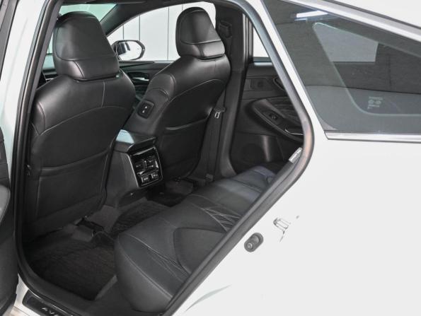 Toyota Avalon V с пробегом 2022 года, цена 3 399 000 рублей, 51529 км, седан, Автокод Объявления