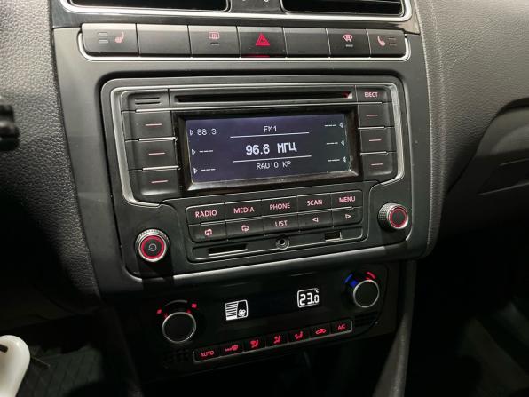 Volkswagen Polo V с пробегом 2014 года, цена 640 000 рублей, 211954 км, седан, Автокод Объявления