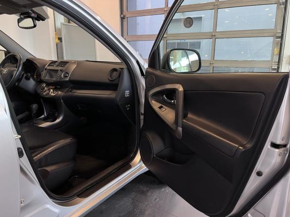 Toyota RAV4 III (XA30) Рестайлинг с пробегом 2012 года, цена 1 545 000 рублей, 127400 км, внедорожник, Автокод Объявления