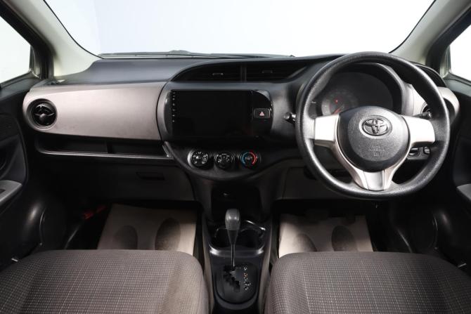 Toyota Vitz III (XP130) с пробегом 2016 года, цена 999 000 рублей, 69200 км, хэтчбек, Автокод Объявления