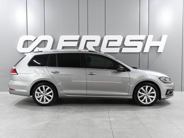 Volkswagen Golf VII Рестайлинг с пробегом 2018 года, цена 1 379 000 рублей, 258099 км, универсал, Автокод Объявления