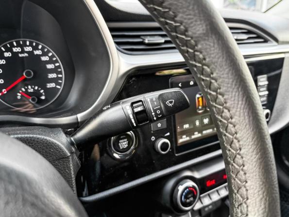 Kia Rio IV Рестайлинг с пробегом 2021 года, цена 1 590 000 рублей, 169684 км, седан, Автокод Объявления