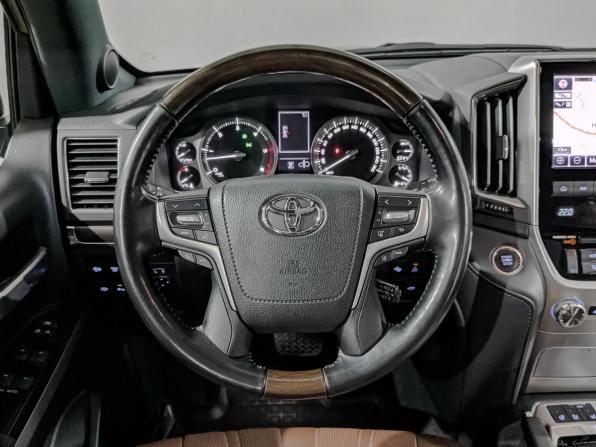 Toyota Land Cruiser 200 Series Рестайлинг 2 с пробегом 2019 года, цена 7 950 000 рублей, 95423 км, внедорожник, Автокод Объявления