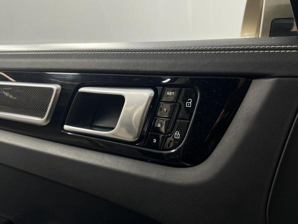 Porsche Cayenne III с пробегом 2019 года, цена 5 249 900 рублей, 244435 км, внедорожник, Автокод Объявления